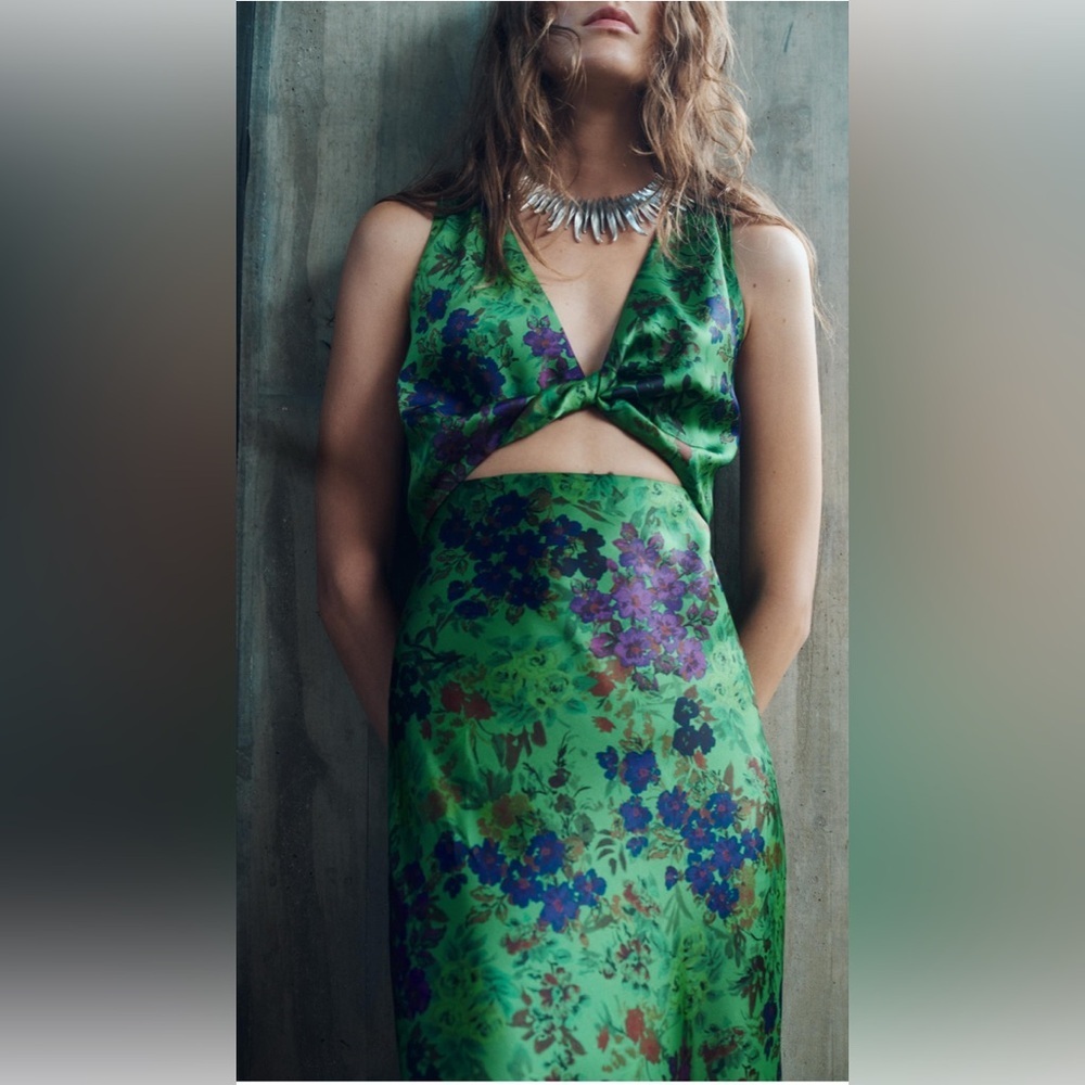BNWT Floral Satin-Effect Midi Dress – Extra Small